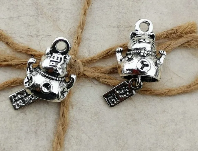 10pcs/lot Tibetan Silver Lucky cat bell pendant Handmade Decorative Metal  DIY Jewelry Alloy accessories fg5z