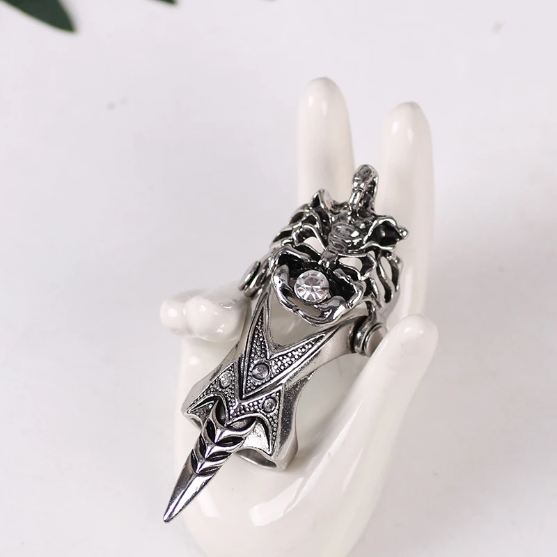 Hot New Domineering Men's Ring Punk Style Animal Scorpion Ring Alloy Inlaid Rhinestone Gothic Exaggerated Fashion Jewelry Gift