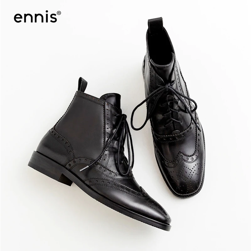 ENNIS/Новинка; черные ботинки с перфорацией типа «броги»; женские ботильоны martin; ботинки из натуральной кожи на плоской подошве со шнуровкой; женская брендовая обувь; сезон осень-зима; A9382