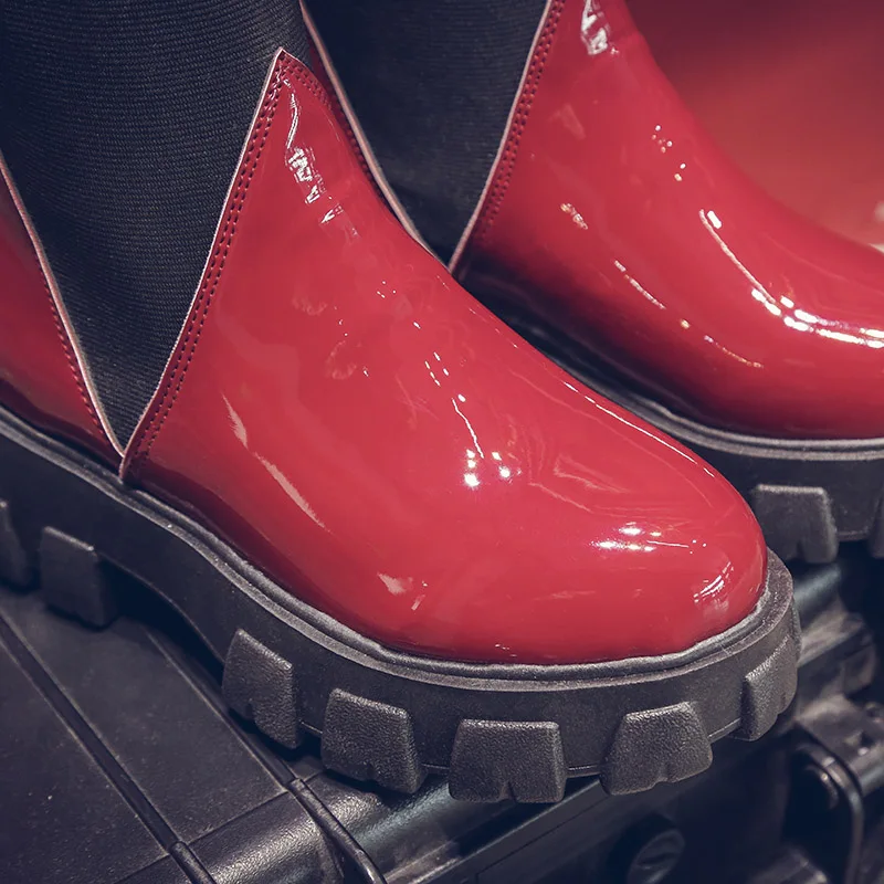 Rimocy/ботинки «Челси»; женские красные ботильоны из лакированной кожи на платформе; женская модная обувь; сезон осень-зима; ботинки на массивном каблуке без застежки