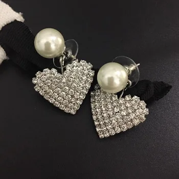 

New trendy ear ornaments love crystal pearl earrings temperament fashion socialite elegant woman
