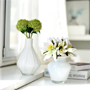

Simple modern white small fresh dining table, glass vase, dry flower washing table, display small creative ornaments