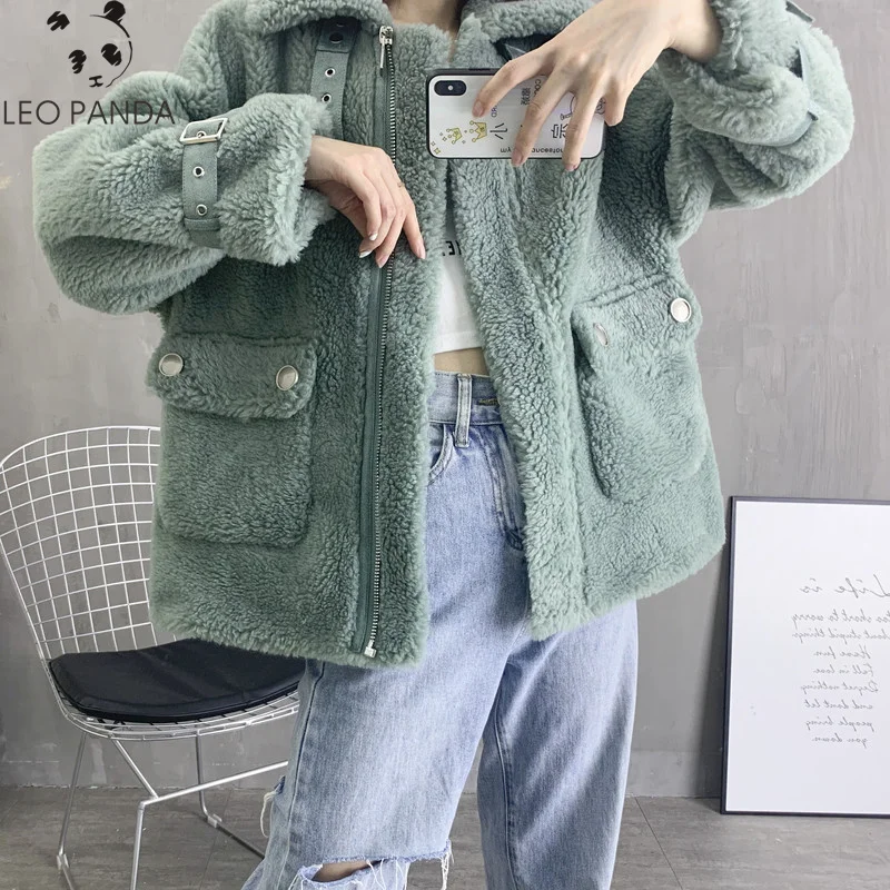 

2019 winter woman new wool jacket jacket sheep shearing short large pocket motorcycle fur coat female