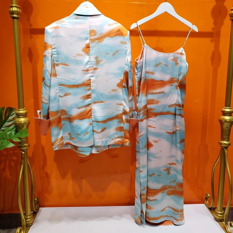 Рисунок 6 - Модное летнее платье на шнуровке с тонкими бретельками