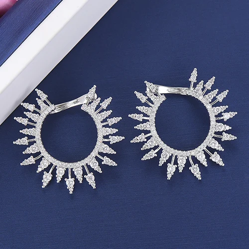 LARRAURI Trendy Full Cubic Zirconia Inlaid Earrings For Women Fashion Women Stud Earrings Party Wear Crystal Jewelry - Окраска металла: Silver