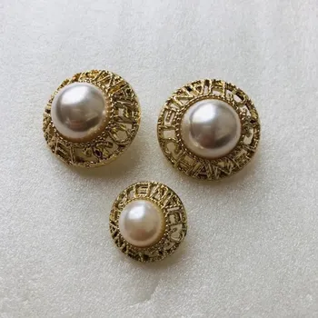 

1 lot=10 pieces sewing accessories high-grade gold metal buttons letter Famous foreign trade button 18MM 25mm CC48