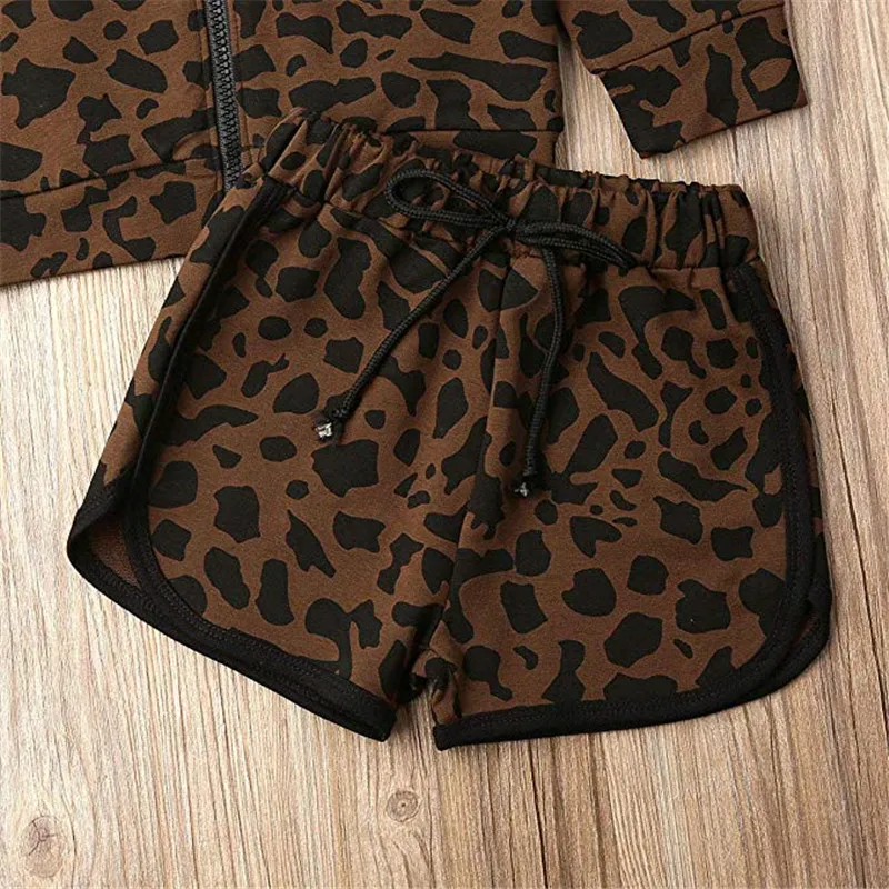 Chifuna/Новинка; леопардовая спортивная куртка+ шорты; Модная одежда для маленьких девочек; осенняя одежда; одежда для маленьких девочек