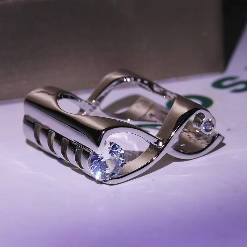 11935554037_1855493802