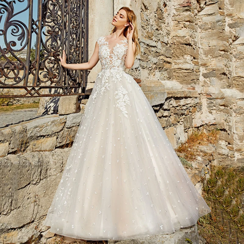 

Charming Scoop Neck A-line Tulle Bridal Dress 2020 High Quality Appliques Sweep Train Sleeveless Backless Wedding Gowns
