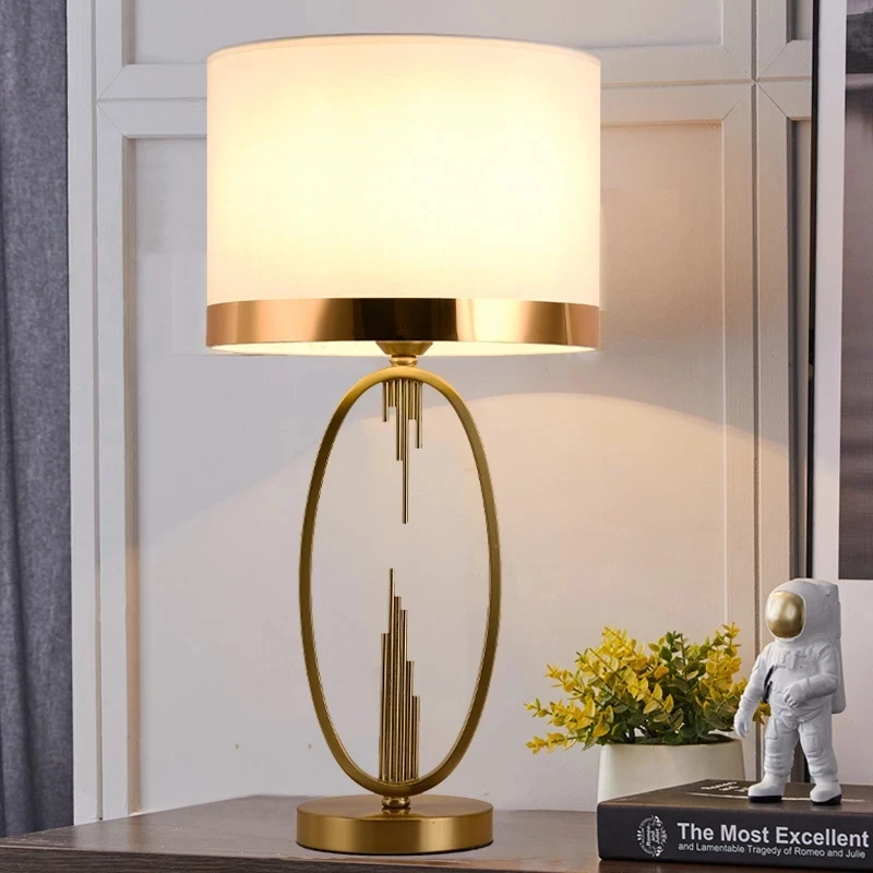 Lampada Da Tavolo Creativa A Forma Di Luna In Acrilico – Luce LED USB Calda Per Cameretta E Regalo (Oro, 10x18 Cm) - 6