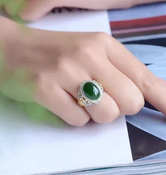 

New 925 Silver Seiko two-color inlaid 10*14 mm spinach green Hetian Biyu live female ring