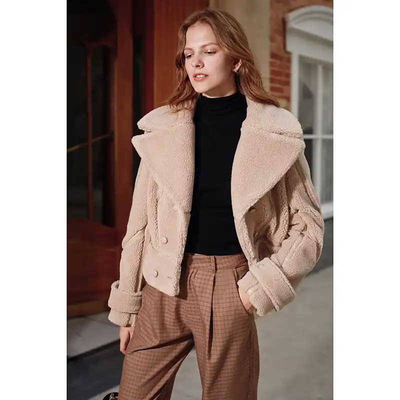 casaco de pele curto