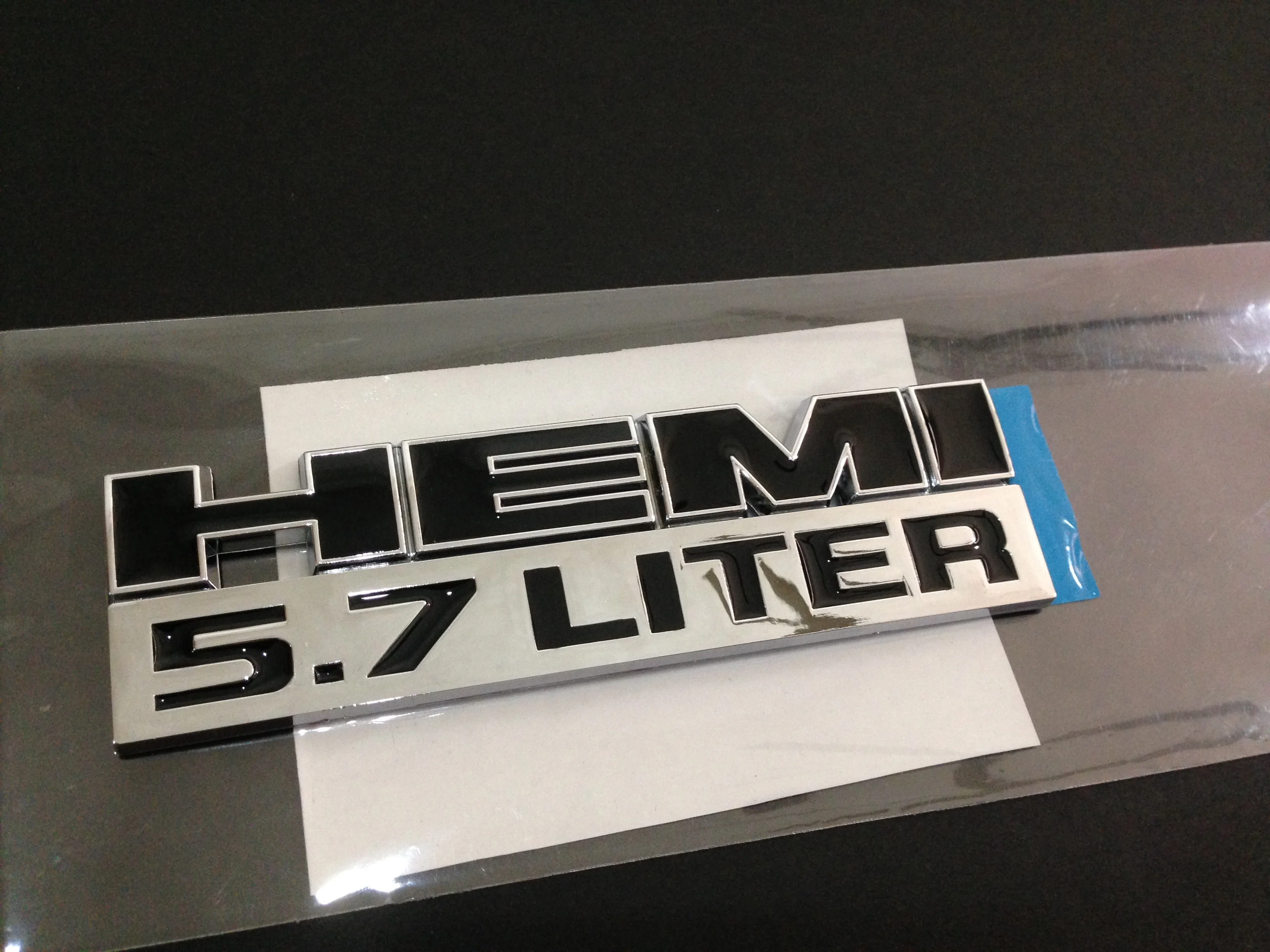 2 шт. 5,7 литра табличка с эмблемой HEMI 5,7 литра