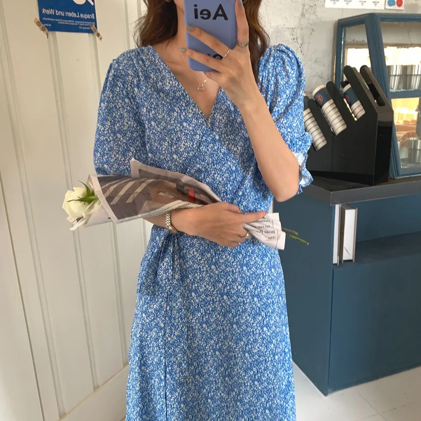 

Женское цельное платье на шнуровке, тонкая универсальная уличная одежда, новинка 2021, Синие сексуальные повседневные платья с V-образным вырезом и цветочным принтом для выпускного вечера