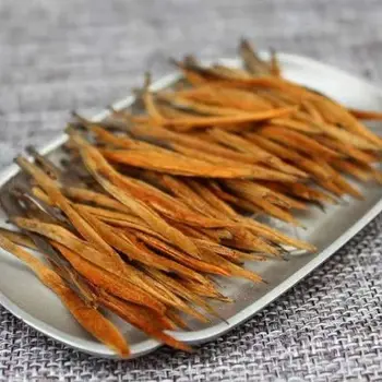 

2020 China Dian Hong Cha Dian Black Tea Big Golden Needle Special Grade Ancient Tree Honey Fragrance Type for Warm Stomach