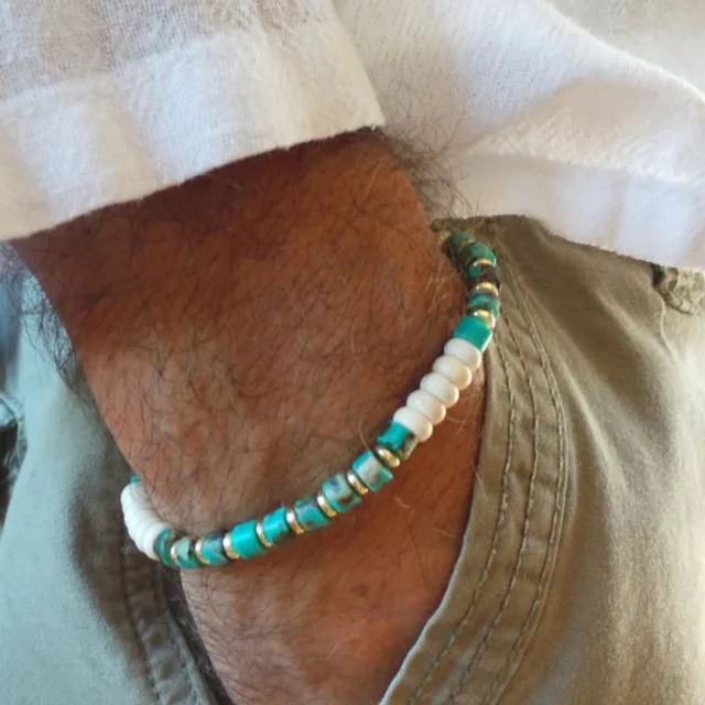 Bracciale da uomo con pietre preziose turchese africano. Bracciale da uomo con perline 1