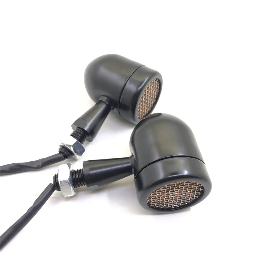 thumbnail image 1 of Luz de giro de aluminio universal para motocicleta Honda Shadow Yamaha V-Stars Triumph Cafe Racer, indicador de lente de malla LED, 1 of 4