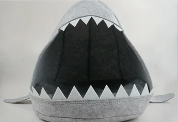 

Cartoon shark cat litter, comfortable felt cat litter, removable and washable four seasons universal cartoon pet litter