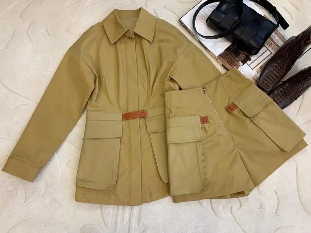 

2019 autumn female new fashion color matching waist jacket + shorts set 0826
