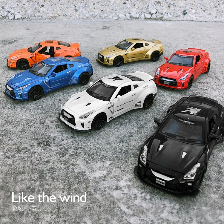 

1: 32 Children Alloy Car Model Boy Small Car Model Type off-Road Sports Car Model Warrior Door Opening Toy Car