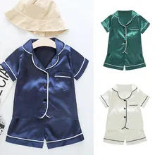 Пижамы для малышей Летняя шелковая одежда для сна, комплект одежды для мальчиков однотонная Пижамная футболка для девочек, штаны, шорты, комплект одежды Wy4