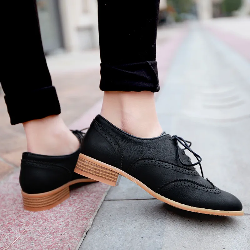 Odetina New Women Vintage Lace Up Classic Wingtip Oxford Shoes Ladies Brogues Casual Flat Heel Derbies Shoes Fashion Round-Toe