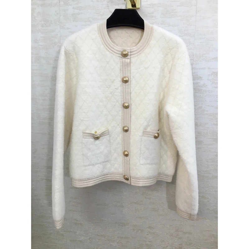 

High End Custom 11.7 Fashion Temperament Argyle Short Knitted Cardigan Women Comfortable Soft Luxury Warm Sweater