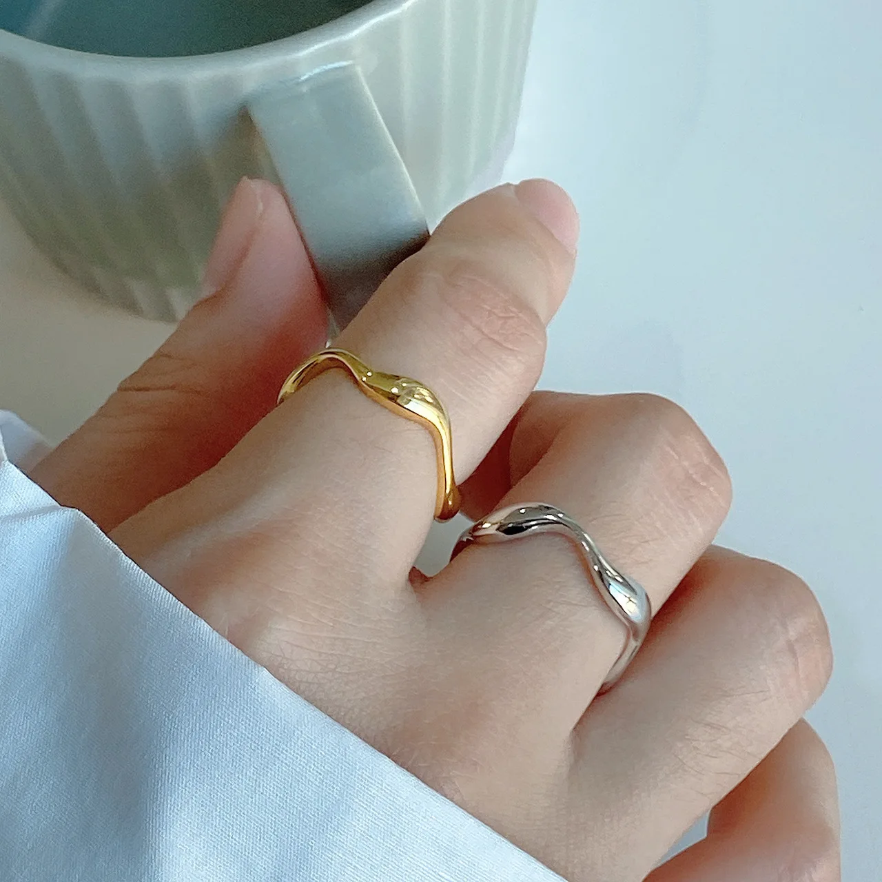 

Leouerry 925 Sterling Silver Irregular Curve Rings Minimalist Glossy Elegant Open Rings for Women Fashionable Wild Jewelry