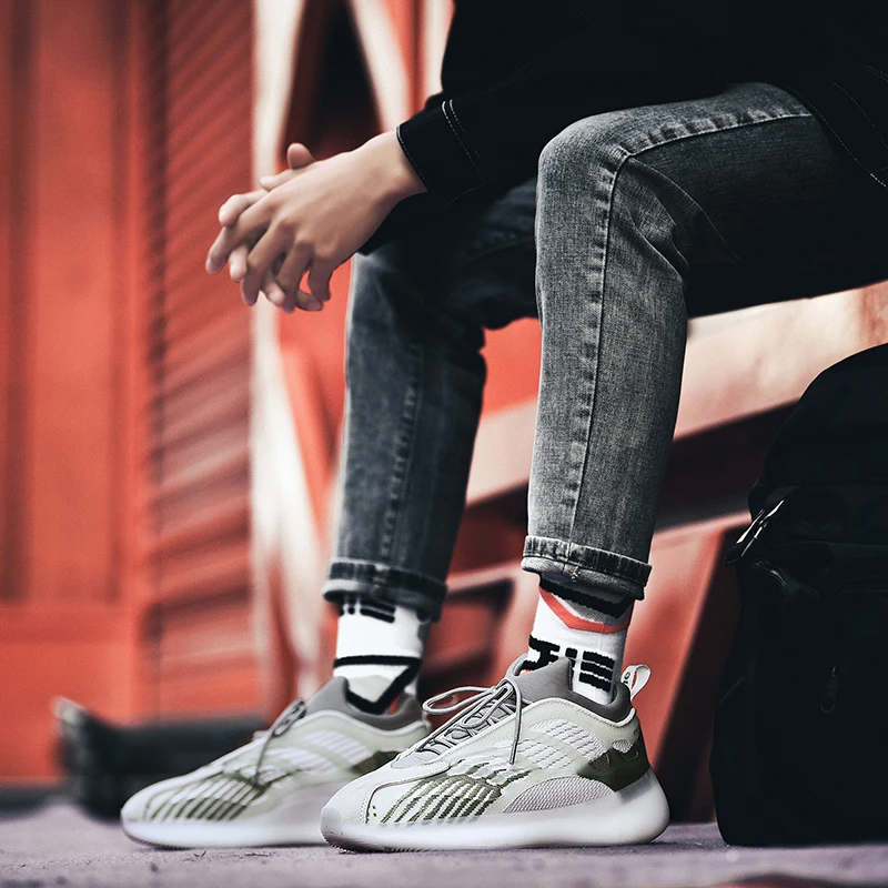 men running shoes glowing Sneakers Man light up shoes fashion sport shoes Luminous mesh male walking footwear size 39-45