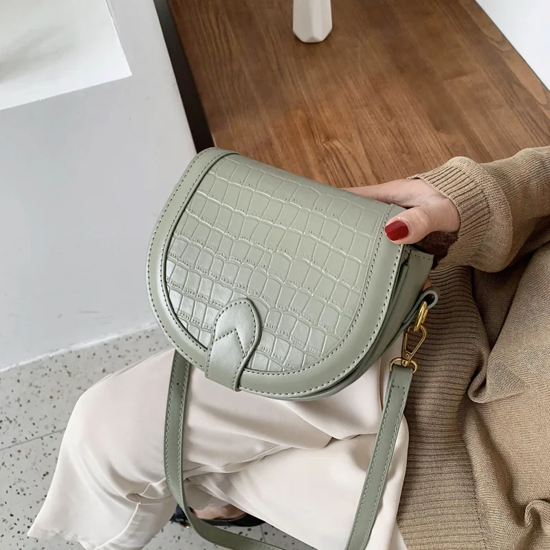 

2020 Early Spring Crocodile Pattern Saddle Bag Shoulder Casual Bag Solid Color Car Suture Shoulder Bag