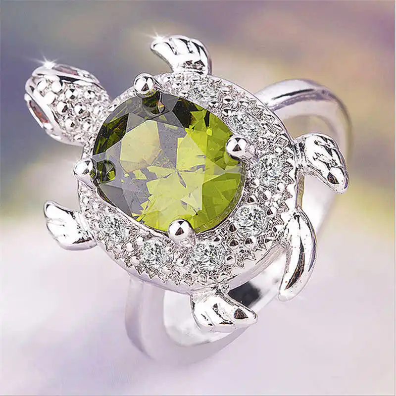 Женское кольцо в стиле ретро с крупной оливковой зеленой черепашкой и