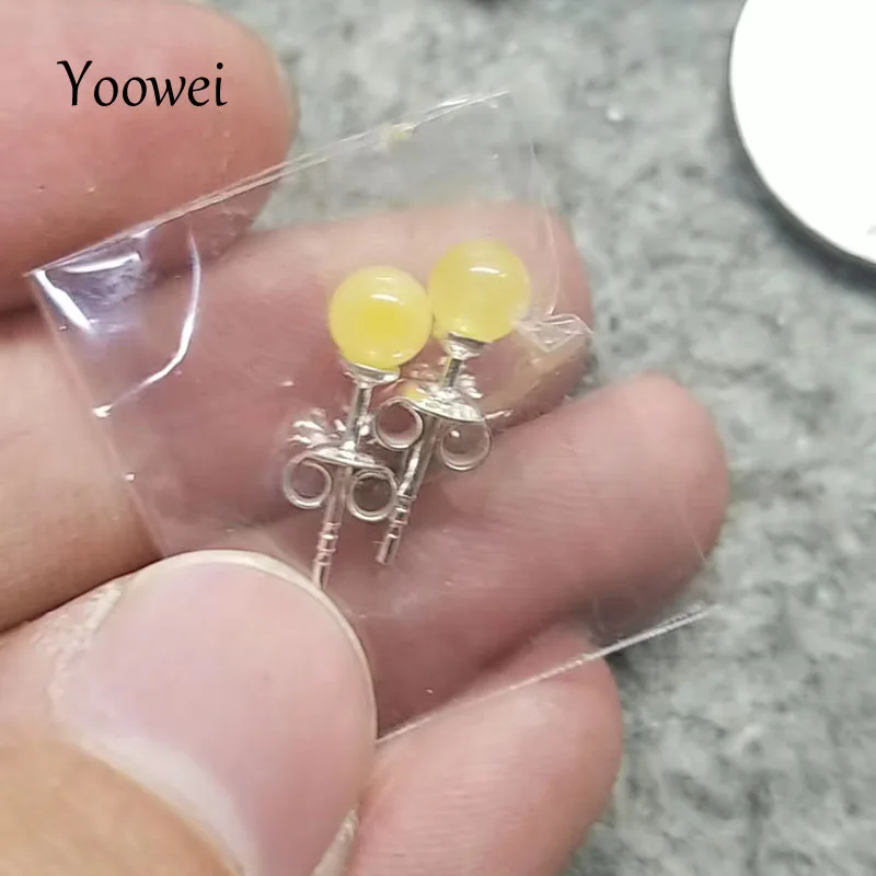 Женские маленькие серьги Yoowei круглые гвоздики 5 мм с натуральным янтарем простые