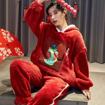 

Autumn and winter women's Plush pajamas snake Zodiac warm thick hooded red ancient fashion national tide suit home clothes