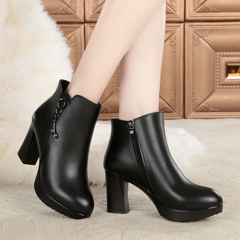 Krasovki Genuines Winter Leather Women Boots High Heeled Waterproof Platform Wool Warm Short Boots Thick Bottom Slip Ankle Boots