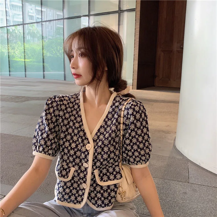 Girl French Retro Short Sleeves Top Women's Design Sense Short Shirt Summer 2021 New Graceful Puff Sleeve Shirt turtleneck