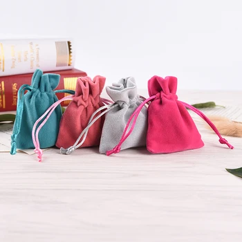 

2PCS 7*9cm Jewelry Packing Velvet Bag Velvet Drawstring Bags Pouches Gift Game Random