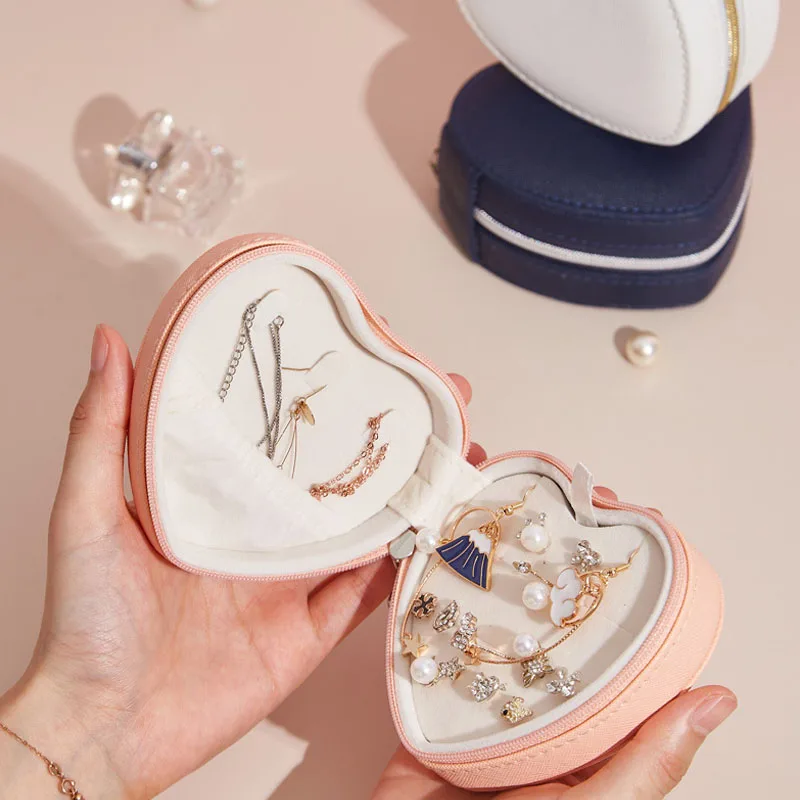 2021 Fashion Small PU Leather Portable Jewelry Box Heart Shape Lovely Jewelry Organizer for Earrings Rings Necklaces Bracelets