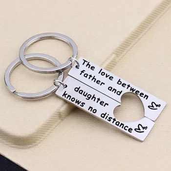 

Bag Charm Ornaments Pairs Heart Keychain The Love Between Father And Daughter Knows No Distance Pendants Keyrings Daddy Gifts