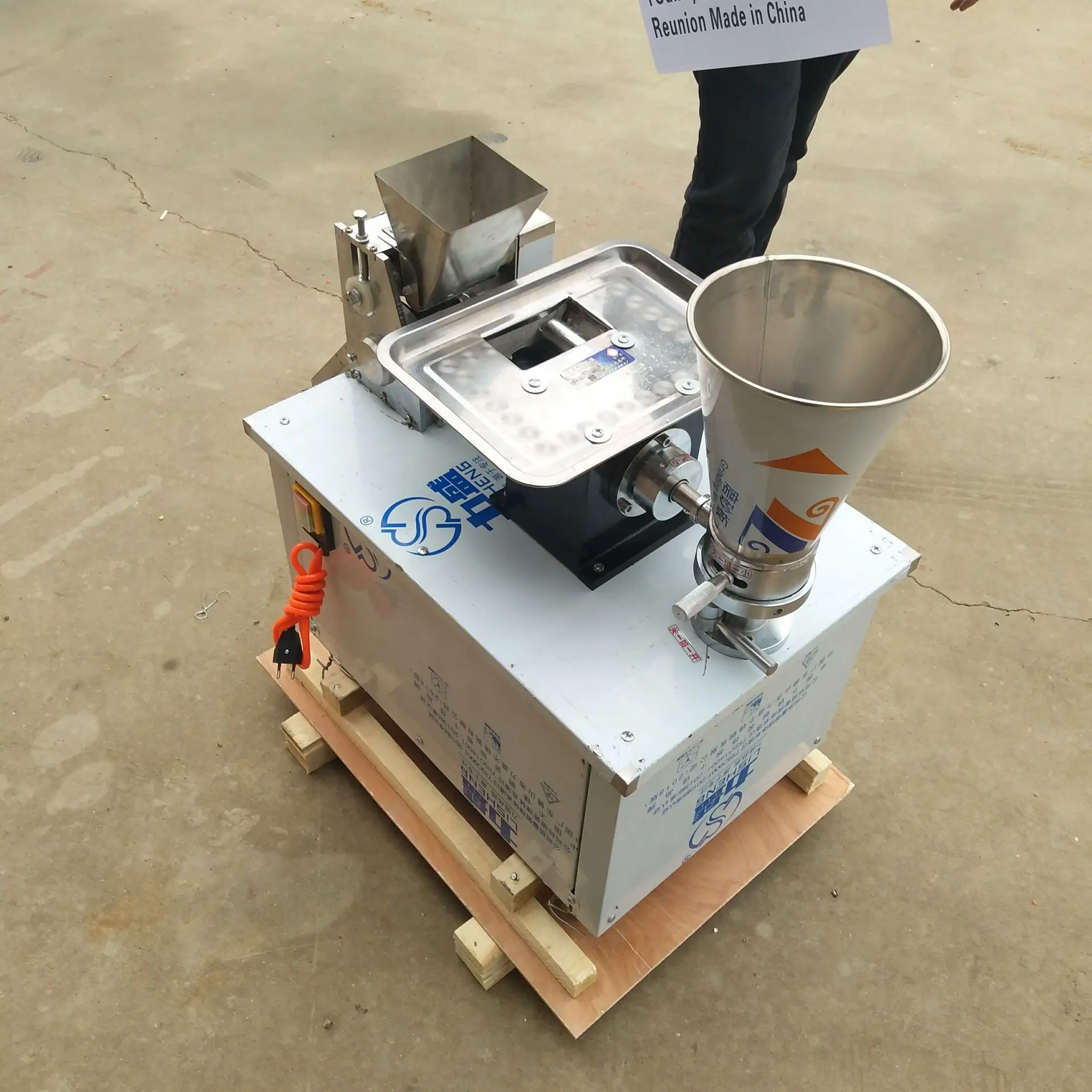 

Low price automatic dumpling machine mulfunction spring roll machine commercial curry corner machine