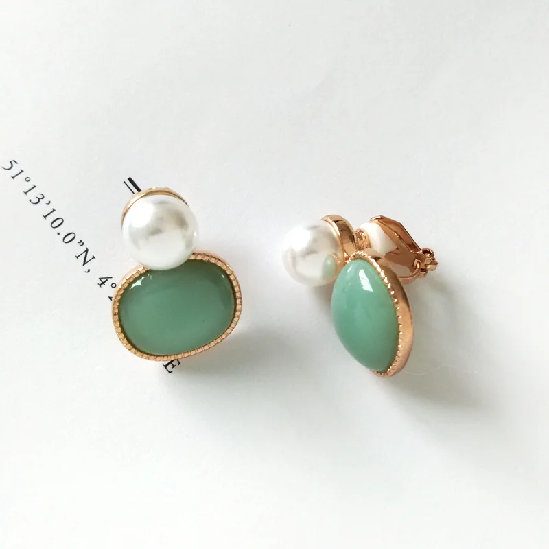 Carvejewl Geometric Imitation Pearl Clip Earrings No Ear Hole Elegant square resin Clips on Earrings Without Piercing for Women - Metal Color: -3 CLIP