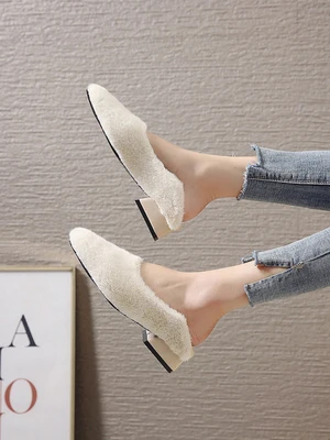 

2019 new fashion is thin and wild, with a pedal, comfortable thick heels and plush shoes