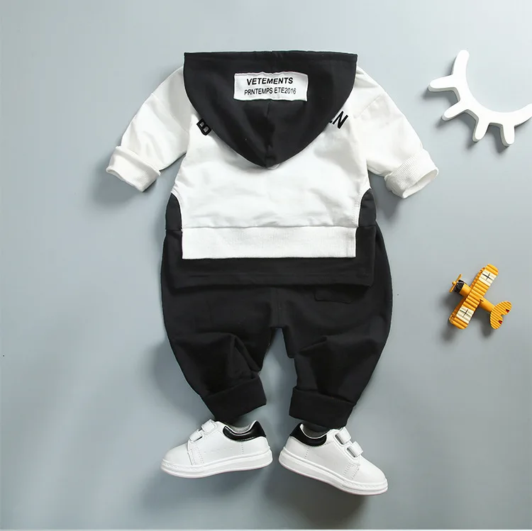 Демисезонный детская хлопковая одежда Комплекты для малышей, спортивный костюм для мальчиков и девочек с капюшоном, футболка и штаны, 2 шт./компл. модная детская Повседневное спортивные костюмы