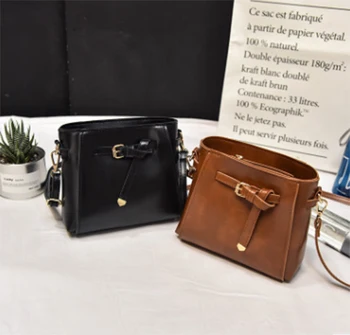 

Retro Shoulder Bag Lady Bucket Bag Faux Leather Crossbody Bag for Women Small Square Handbag