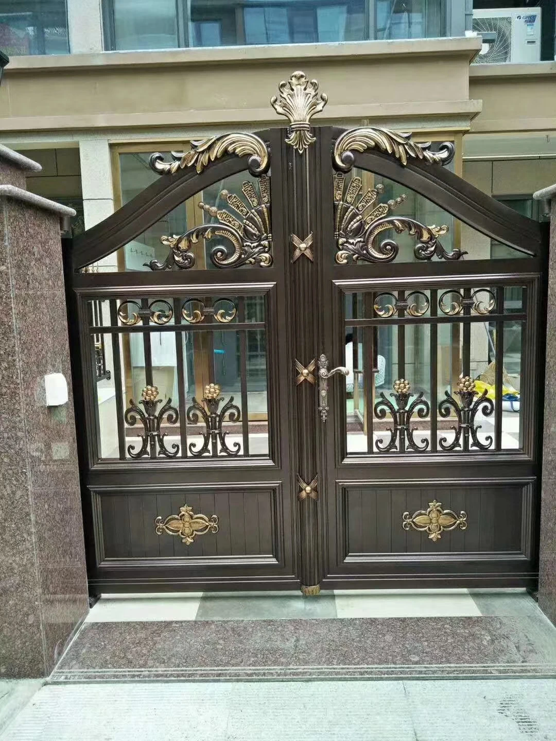 Puertas de seguridad de metal de entrada principal personalizadas para  exteriores, diseño moderno de puerta delantera de hierro forjado Doble| Puertas| - AliExpress