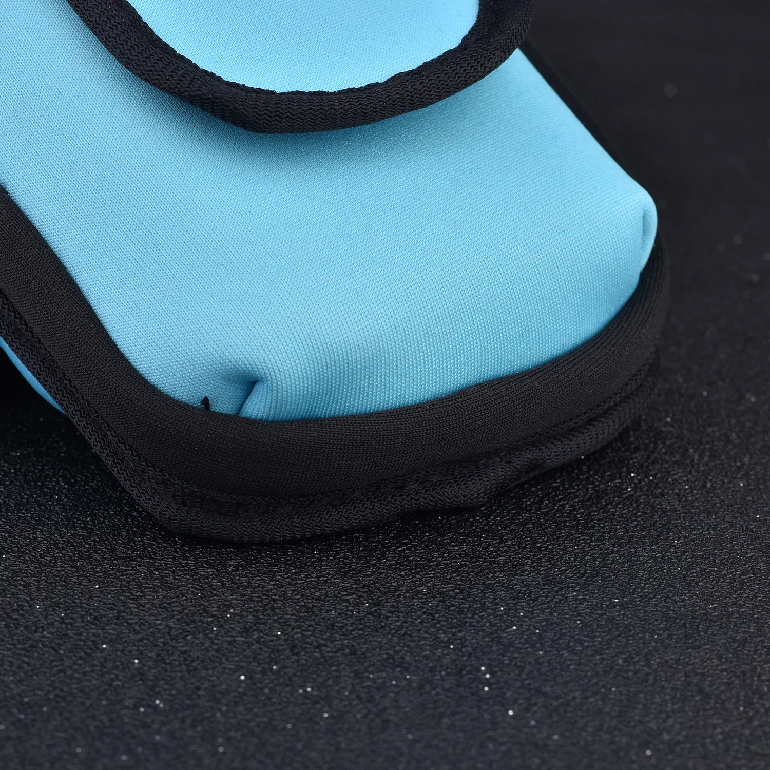 

Neoprene Wrist Wrap for Both Men And Women Arm Bag Phone Arm Sleeve Outdoor Running Armband Customizable Logo