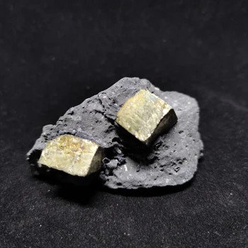 

59.0gNatural pyrite mineral specimen volcanic sandstone paragenesis mineral specimen