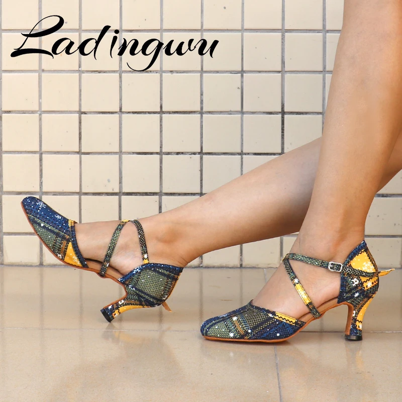 Ladingwu Hot Selling Women's Christmas Print Denim Shoes Ballroom Dance Competition Shoes Closed Toes Latin Dance Shoes Heel 5-8