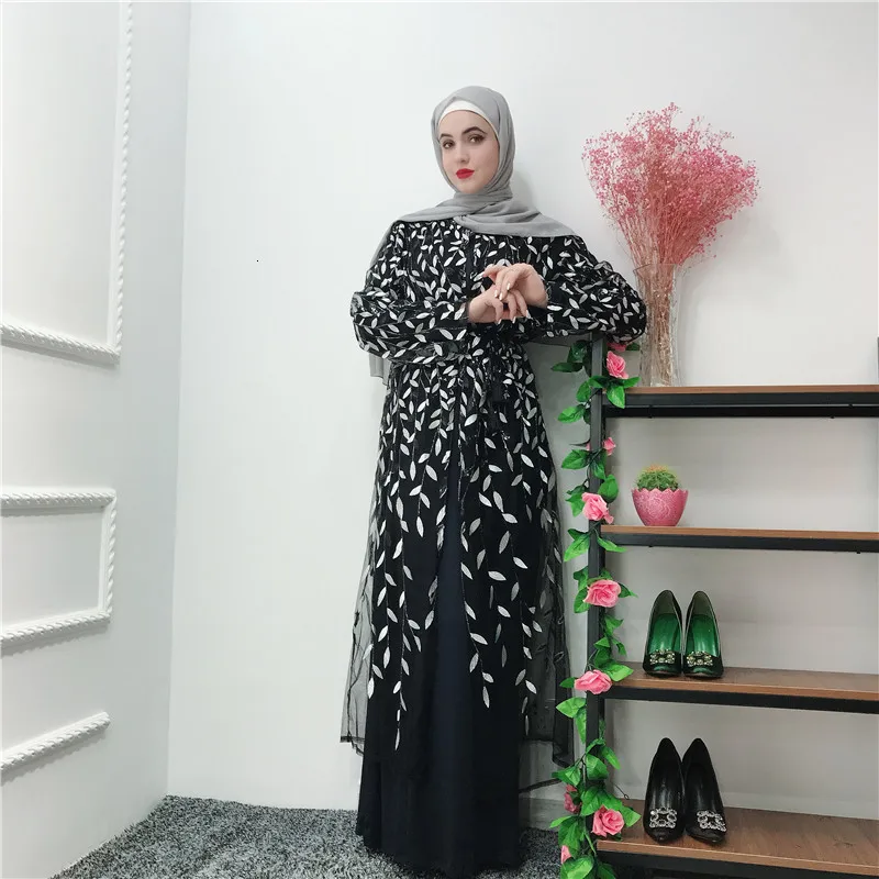 

Luxury Muslim Embroidery Abaya Full Dresses Cardigan Kimono Hollow Out Long Robe Gowns Jubah Middle East Eid Ramadan Islamic