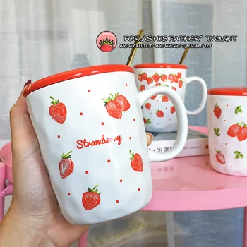 

Ins Creative Strawberry Mug Cute Ceramic Coffee Cup with Lid Scoop Large Capacity Breakfast Milk Oatmeal Cups Juice Drink Mugs