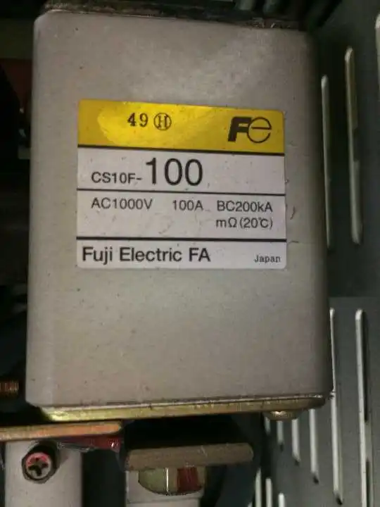 Предохранители: CS10F-100 100A 1000Vac/CS10F-150 CS10F-200 1000Vac aR